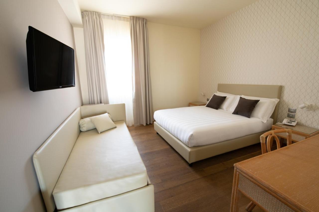 Hotel Enzo Porto Recanati Luaran gambar