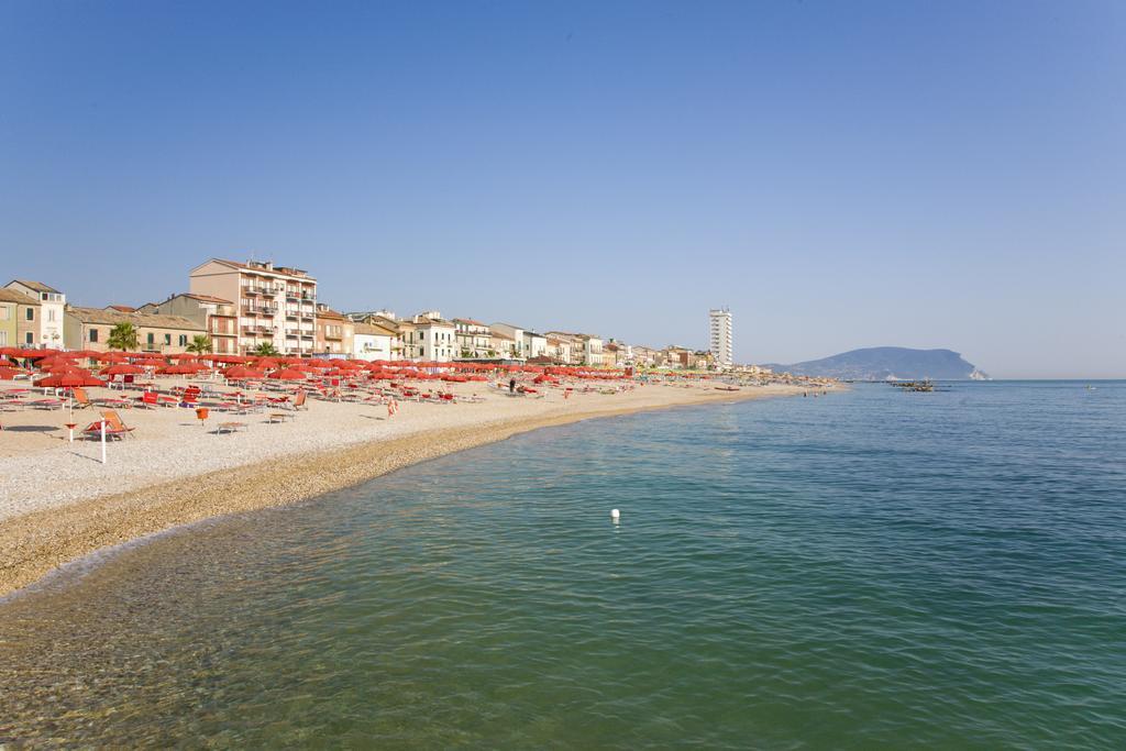 Hotel Enzo Porto Recanati Luaran gambar